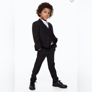 H&M boys suit (black) - NWT size 5-6y
